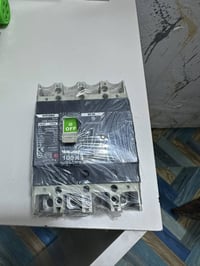 قاطع دورة رباعي • كوري أصلي • ١٠٠ أمبير