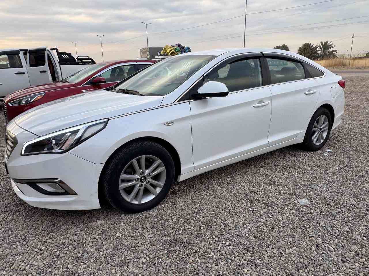 سلام عليكم .
سوناتا ٢٠١٧ خليجي للبيع فقط . 
السونار مرفق مع الصور
مواصفات عادية 
محرك ٢٠٠٠ دوش ونضافة ١٠٠%  
شاشة جديدة 
حساسات خلفية 
كامرة دوارة 
تبريد أمامي خلفي ثلج ع وضع الوكالة 
مري شفط 
منضومة كاملة لايت زنون مع عدسات عين الشيطان ب٤٠٠ الف 
كير ثلاث انضمة قيادة ايكو وعادي و نورمال
تحكمت ستيرن 
كشنات جلد 
داخل اسود ونضافة ٩٠ % 
رقم سليمانية دولي وداخلة هزة وكاملة شرط التحويل بأسمي 
نضافة السيارة من الخارج ٩٠% وتخبل احلا من الصور 
بيهه فقط شخط في باب الخلفي موضحه في الصور والسونار 
موقع بغداد أبي غريب 
السعر ١٤٣ وبيهه مجال حك الجية 
***********
