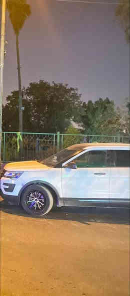 فورد اكسبلورر بوليسي 
موديل 2019
السيارة جديده على ايدي اني مستوردهه من امريكا بسنة 2021 دخلت للعراق
الضرر 3 قطع ونص صبغ 
جاملغ ايسر وباب السايق والجاملغ الخلفي ونص من الجالمغ الامامي الايمن
السيارة بيهه منظومة غاز يعني انسى الصرف وتشتغل ع بنزين العادي
السيارة جاهزة 
طخم تاير اصلي كوري حتى السبير جديد
حدادة خلفي وامامي كله اصلي
سيرفس قبل اسبوعين مسويلهه
حتى الواتر بمب بدلته
السيارة جداً اعتمادية واقتصادية ومتعددة الاغراض بيهه فقط اللايت الناصي ميشتغل الكهربائيات كلهه شغاله
السعر 138 وماعتقد اكو هيج سعر
رقمي *********** مكاني بغداد
