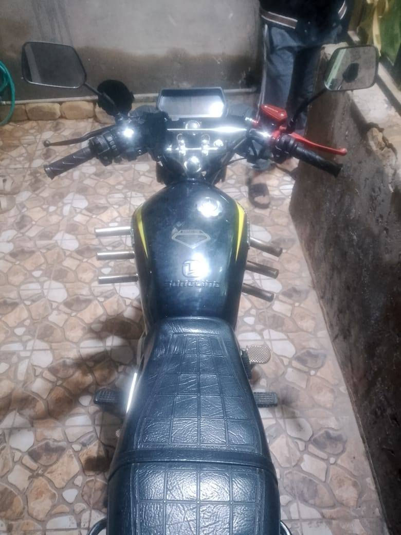 سلام عليكم منرخصت الادمن متوفر دراجه النوع سونك ايراني نضيفه ومالها اي نغص مكاني بغداد الطارميه......اني مكلف بنشر رقم صاحب الدراجه...***********...وبي واتساب
