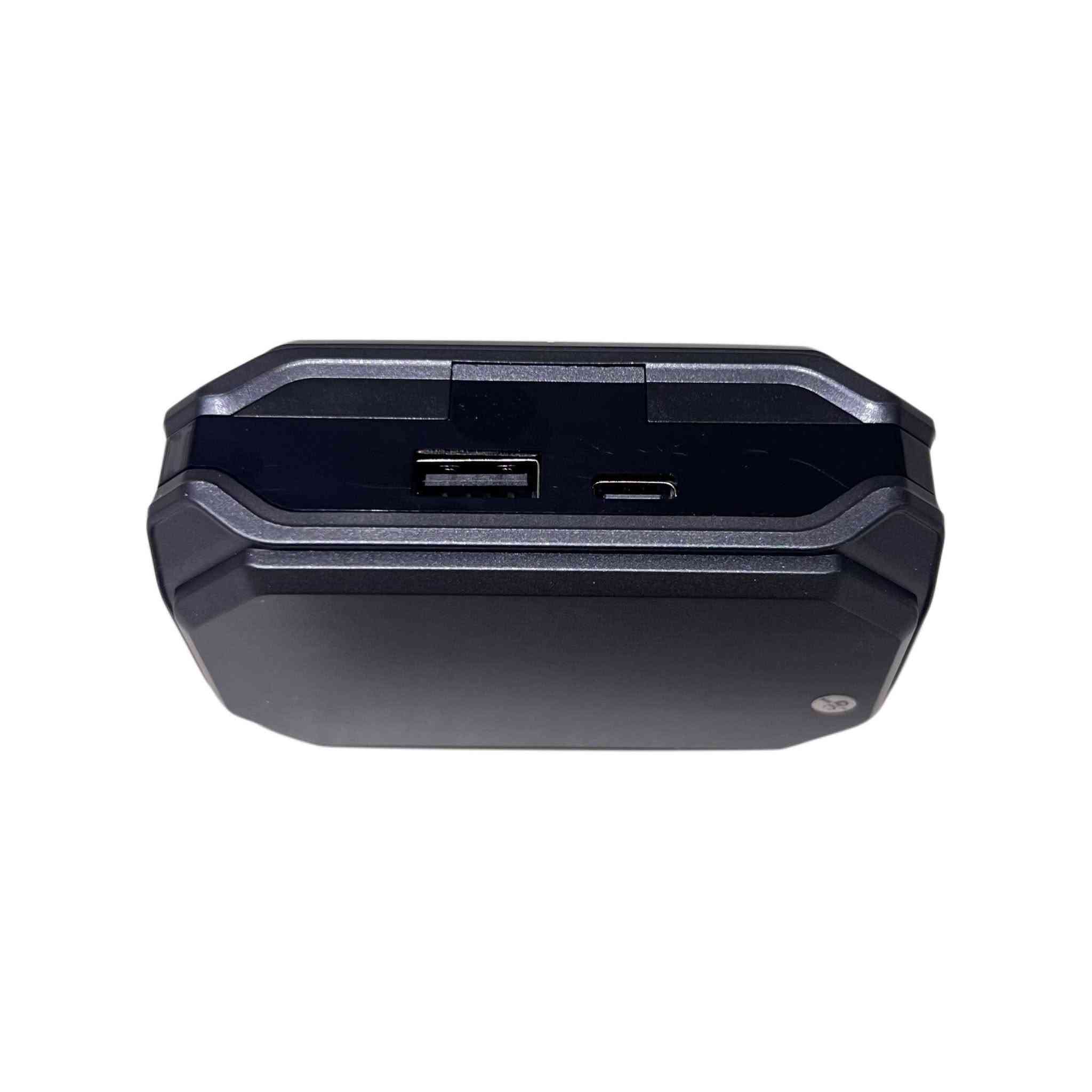 سماعة أذن لاسلكية M41 Hi-Fi Bluetooth V5.3 مع شاشة عرض رقمية ثلاثية

• سماعة أذن لاسلكية True Wireless بتصميم مدمج مع علبة شحن مزودة بشاشة عرض رقمية ثلاثية لعرض حالة البطارية.

• تدعم اتصال Bluetooth V5.3 للاقتران مع الأجهزة المتوافقة.

• مزودة بوحدة صوت (Moving Coil) مقاس 8 مم.

• تدعم التحكم باللمس (Fingerprint Touch).

• تدعم المساعد الصوتي Siri Voice Call.

• مدى اتصال لاسلكي يصل إلى 10 أمتار في الظروف المناسبة للاستخدام.

• وقت تشغيل للموسيقى يصل إلى حوالي 5 ساعات لكل شحنة للسماعات.

• الموديل: M41
• النوع: True Wireless Headset
• إصدار البلوتوث: V5.3
• شاشة العرض: Three-Screen Digital Display
• حجم وحدة الصوت: 8 مم (Moving Coil Unit)
• مدى الإرسال: 10 متر
• وقت الشحن: حوالي ساعتين
• وقت الاستعداد: 280 ساعة
• تشغيل الموسيقى: حوالي 5 ساعات (Earbuds)
• ملفات الاتصال المدعومة: A2DP / HFP / HSP / AVRCP
• جهد الإدخال: 5V ⎓ 1A
• جهد الإخراج: 5V ⎓ 1A

محتويات العلبة:
• سماعتا أذن لاسلكيتان M41
• علبة شحن
• دليل الاستخدام
سعره 15 الف 💸


**إذا كنت صاحب هذا الإعلان وتريد حذفه لأي سبب، رجاءا أرسل رسالة إلى الدعم الفني**