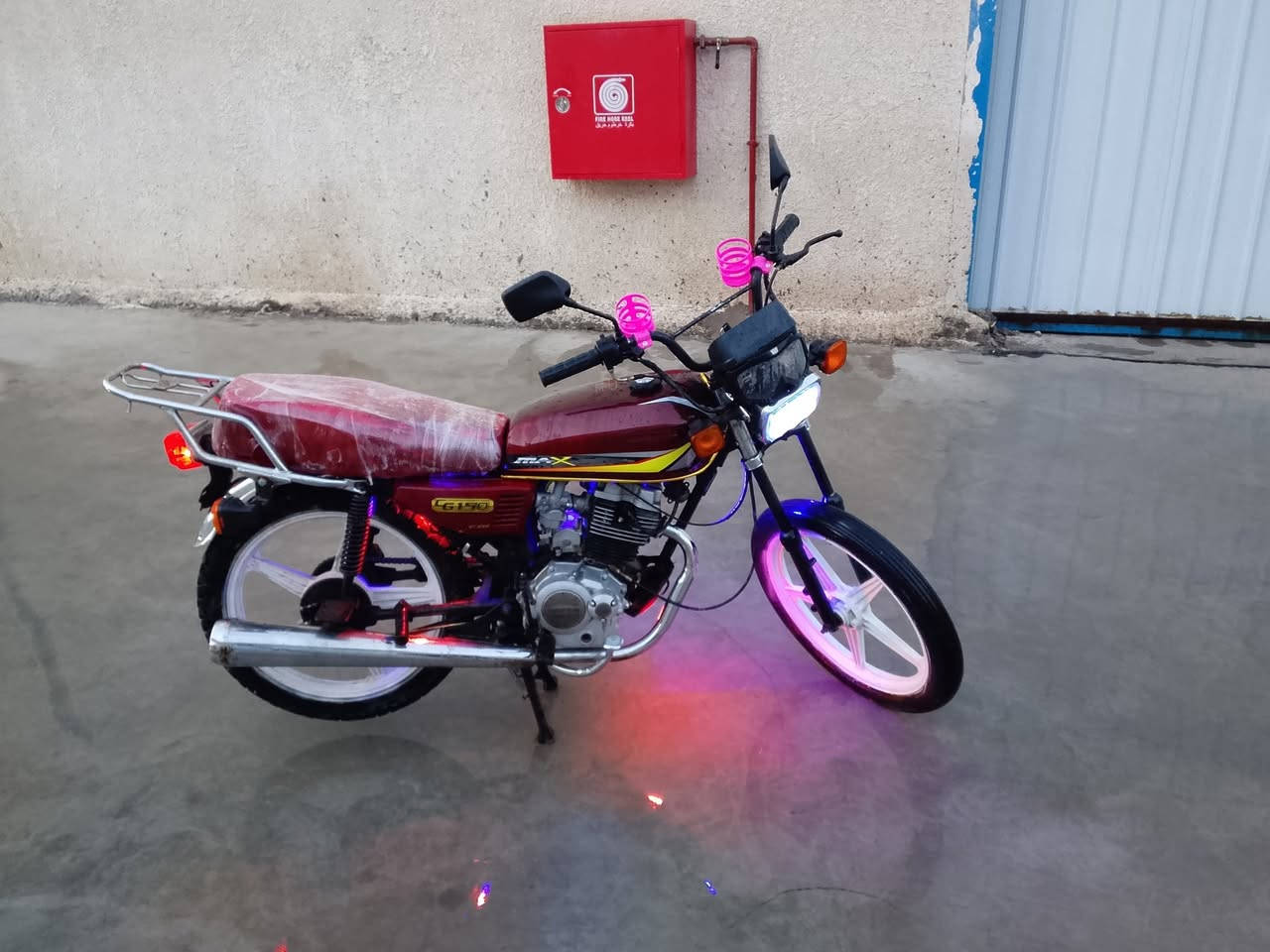 السلام عليكم
دراجه ايراني تعمير 25 

***********

نكره سلف مكينه مال بانده 200 

بدون اوراق  العنوان بغداد جسر ديالى فلكة سلمان 

السعر 475 وبيه مجال حك الجيه
