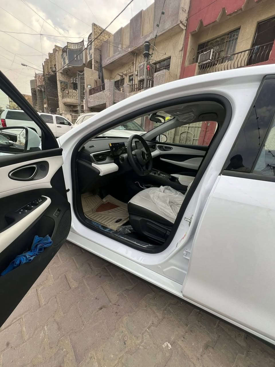 السلام عليكم
بي واي دي سيل فايف 2025

ماشيه4الاف فقط زيرو

رقم أربيل بسمي تحويل ثاني يوم

انتبه السياره : هايبرد & بانزين & كهرباء 

المواصفات

خليجي

حساسات خلفيه

حجم المحرك 1.5 

شاشه اصليه 

كامره خلفية

هند بريك كهربائي 

اوتو هولد 

مفتاح التشغيل بصمه + تشغيل عن بعد 

تحكمات استيرن 

دخول ذكي 

المقاعد جلد رياضي

قطعتين تبريد 

مكان السياره بغداد

الاستفسار اكثر

رقم الهاتف ***********
