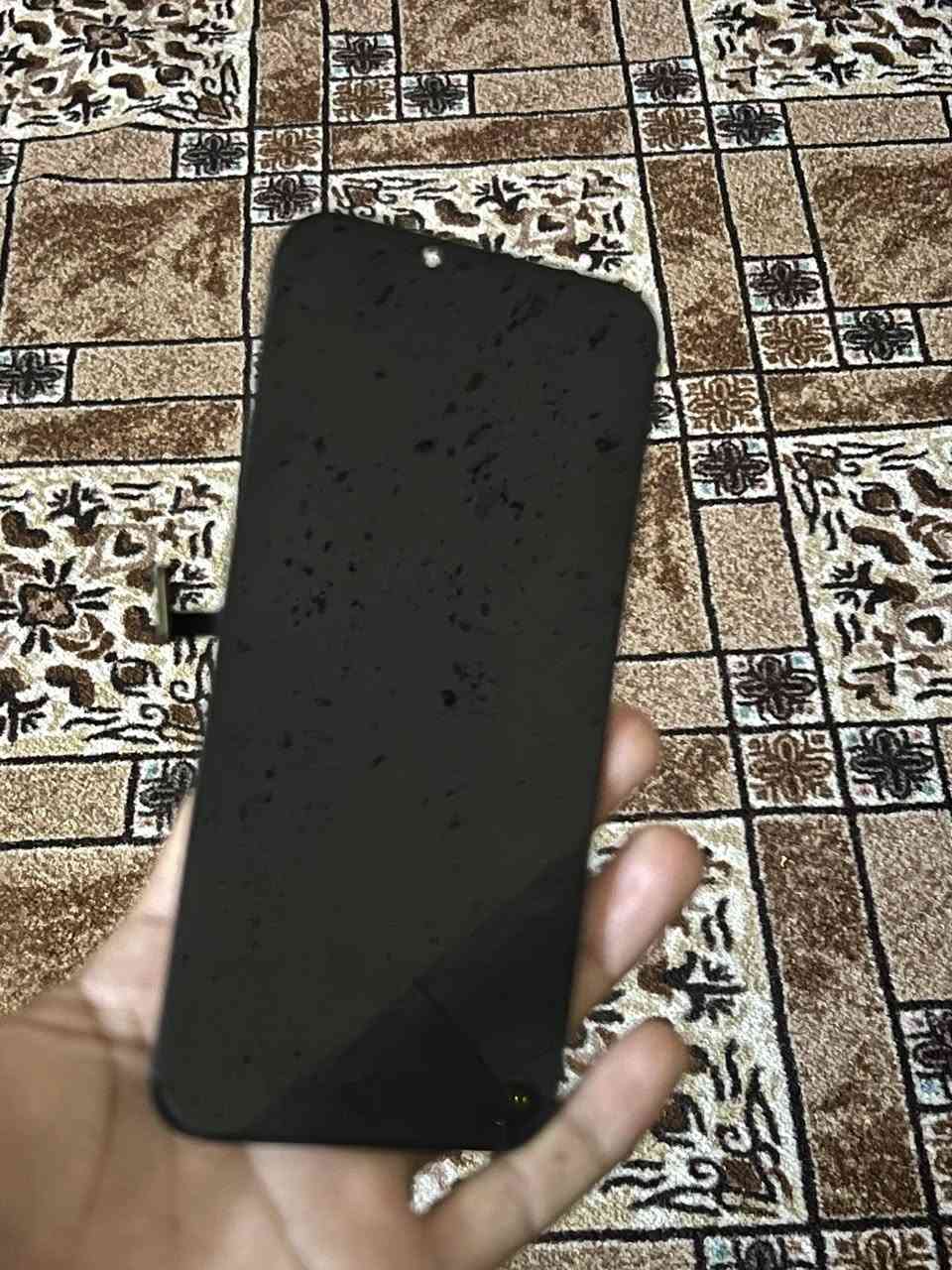 سلام عليكم ايفون 13برو ماكس ذ256 فايف جي  جهاز مبدل كامره اماميه وشاشه اصليه اصليه اصليه وكاله فول سلاسه ولمس والون شاشه مساويه ويه لفريم مابيه أي علو من تضغط عل شاشه ماطلع ألوان عبالك مال تفصيخ  وضهر مفطور مثل ماموضح بل صوره جهاز فول بل شحن نسه شي اسمه صرف شحن شاشه لقديمه مالته موجوده مثل ما موضحه بل صوره وحيده بيه فطر خفيف حيل مايبين هم انطيه ويه جهاز شغاله كلشي مابيه جهاز كله شغال فيس ايدي شغال للبيع او مراوس بجاز آخر  مكاني ديالى كنعان جهاز تاخذه ضمان يومين لاتصال او واتساب ***********.
