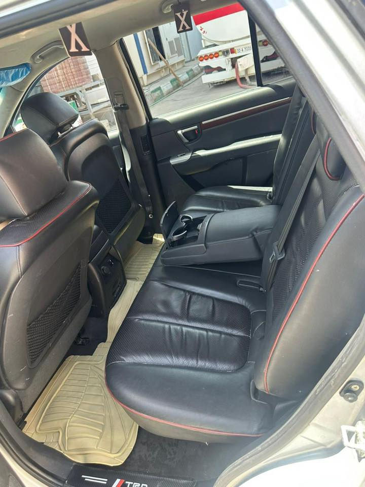 السلام عليكم  سنتافي 2010اصل ادوات ادوات.        (كصه جنطه )لحيم باجات.      1.متوم ارقام وسنويه طبق الأصل عل شاصي شمالي. 2.السياره 7ركاب داخل رصاصي جلد. فول موصفات فتحه تبريد تدفئه كشنات     3.تخم تاير حداده تبريد كير مكينه كفاله.  4.السياره كامله للخير ربع مذب عليه.          5.حصت كاز وين متروح بعده بدهن كوريا  6.دخول جديد 7.سياره جديده معنه الكلمه احلئ من الصور 8. مكان السياره بصره. سعره 53وبيه مجال للشراي  شي قليل يعني.                   9.☎️ ***********متواجد نت وشريحه.    بيع فقط بدون مراوس
