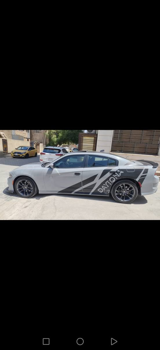 دوج جارجر دايتونا . DAYTON.
الموديل : 2022
المحرك : HEMI . V8 5700
الرقم : بغداد الجديد 
عليها تخم تاير جديد
ماشية 33 ميل
بيها صبغ جاملغ الخلفي و باب مبدل ومصبوغ وصبغ ع كد رصعه بالتكمه مبينه بالصوره مال حادث ايرباك فقط البرده جهة السكن والكشن السكن صور الحادث كدامكم بيها طخات من حادث امريكا مصلحه ع بارد وتكحيل بجم كبس طخه مابي 

المواصفات : 
رادار جانبي 
فتحة سقف ( سلايد )
تشغيل عن بعد
شوتة رياضية
مقاعد خزن وضعيات (ميموري)
LED لايت . منضومه زينون 
كاميرا خلفية
حساسات . 
ويل قياس 20 أنج . 
سستم صوت ALPINE . . 
مقاعد حضن جلد وكنتارا كهربائية . 
المقاعد الأمامية تبريد وتدفئة .
المقاعد الخلفية تدفئة . 
شاشة كبيرة قياس 8.4 أنج . GPS .
ستيرن كهربائي . 
تدفئة ستيرن . 
جناح خلفي ، 
مرآة معتمة للضوء 
وضعيات قياده
مرآة قلابة مع الR وباقي مواصفات الدايتونا معروفه
للاستفسار ***********
مكانها بغداد الجديده
