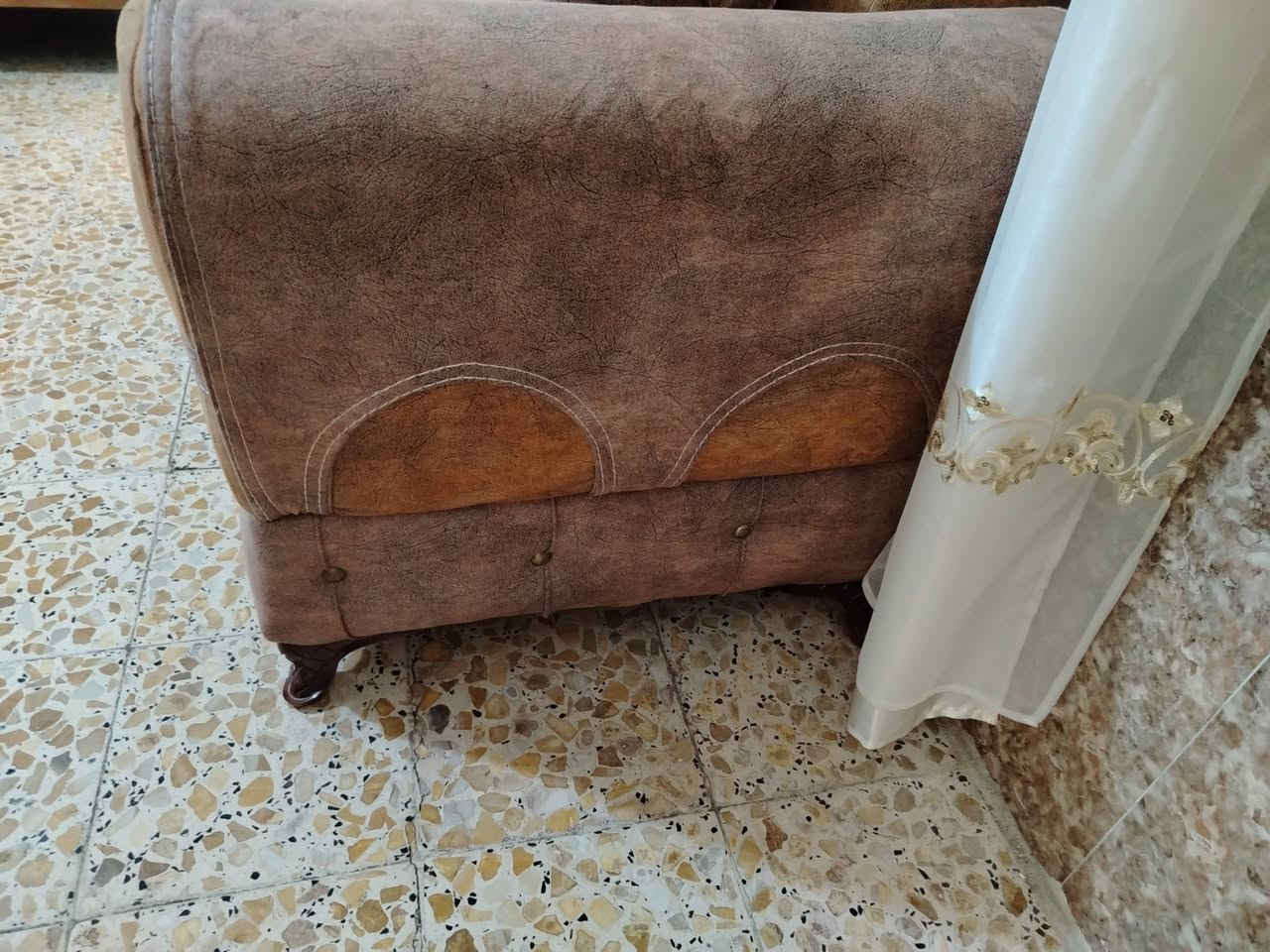 سلام عليكم عدنه تخم للبيع سعر 200 وبي مجال***********
