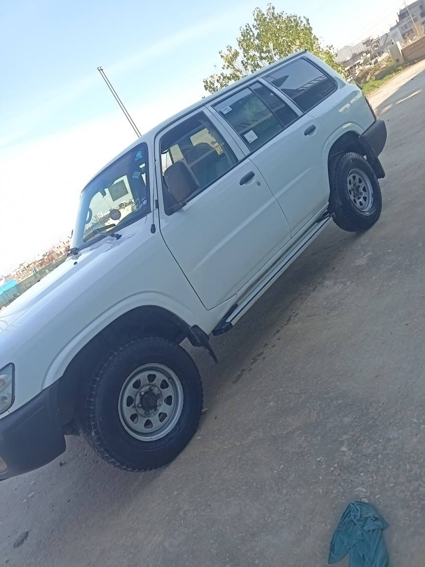 نیسان پاتڕۆڵ مۆدیل 2002موحە سە ن ئاڕم پلاستیک سلیمانی بە شە رتی ئاڕموئە وە لیاتوغە رامە یە ک دە رگای بۆیاخە بی دە عمولیدران بە دە رگای دوای نە تە قیوە بە تانە ی یە ک لای درزیبردوبوچاک کراوەزۆربە جوانی کوشنی بیلادە بە رگە دە رگاوناوداژغولی زۆرجوانەشە ریکە یە ماشە ڵا سەیارە کە ماشە ڵای دە ویت زۆرجوانە بە شە رتی گیڕومە کینە وعە کسلو تە بریدووهە موشتیک ماڵی دۆستە سعری 102وە رە قە ***********mm***********mهە ڵە بجە ی تازە السليمانية, العراق
