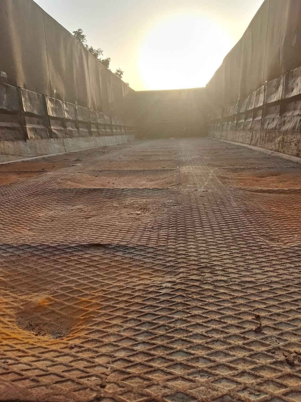 للبيع عربانه ابلوم اربع دناكير 16طوله 12ونص 
***********
