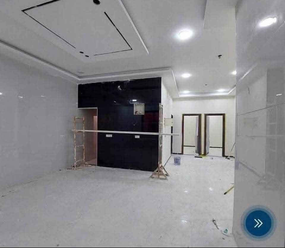 اللهم صلي محمد وال محمد بيت للبيع 200م ركن 
طابقين بناء بلوك شغل تسليم مفتاح كامل من كلشي 
لبيت واجهه مرمر وفوم تركي *********** 
يحتوي علي 6غرف منام 2جوها 4بطابق الثاني 
مطبخ بار وحار صاله مفتوح خريطه خليجي 
العنوان ابي خصيب ابو جوزي يبعد عن السايدين كيلو متر قرب مدرسه بلاد الرافدين 
طابو عراقي اصلي نسخه من طابو وكاله بسم المشتري 
السعر 190مليون وقابل للتفاوض للتسفسار الاتصال زياره المكتب عقارات النور الذهبي عنوان المكتب ابو الجوزي مجاور معمل الجابري للسخانات نستقبل كافات العروض العقاريه مكتب مجاور قانونيا *********** *********** البصرة, العراق
