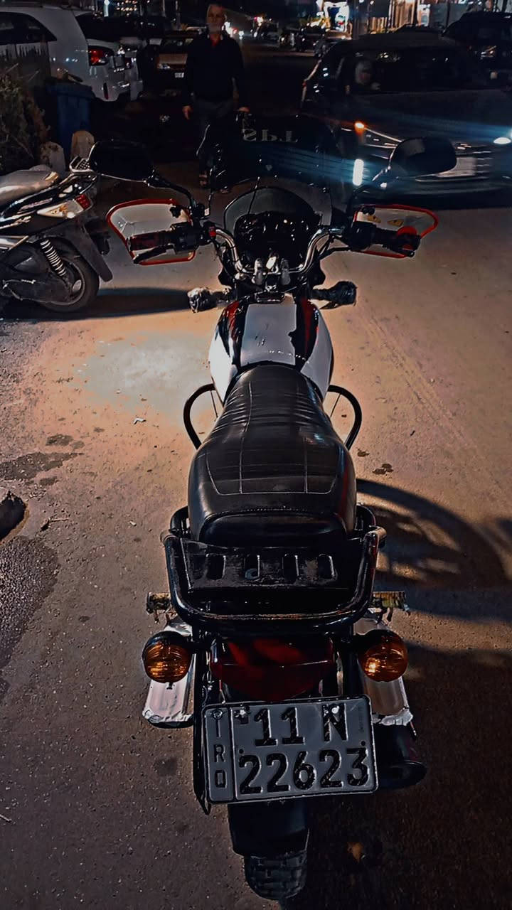 سلام عليكم بوكسر2023مرقم بغداد انكليزي دراجه كلش نضيفه ومابيه اي نقص رايده ب2300وبيه مجال  بسيط مكاني بغداد الاعضميه***********
