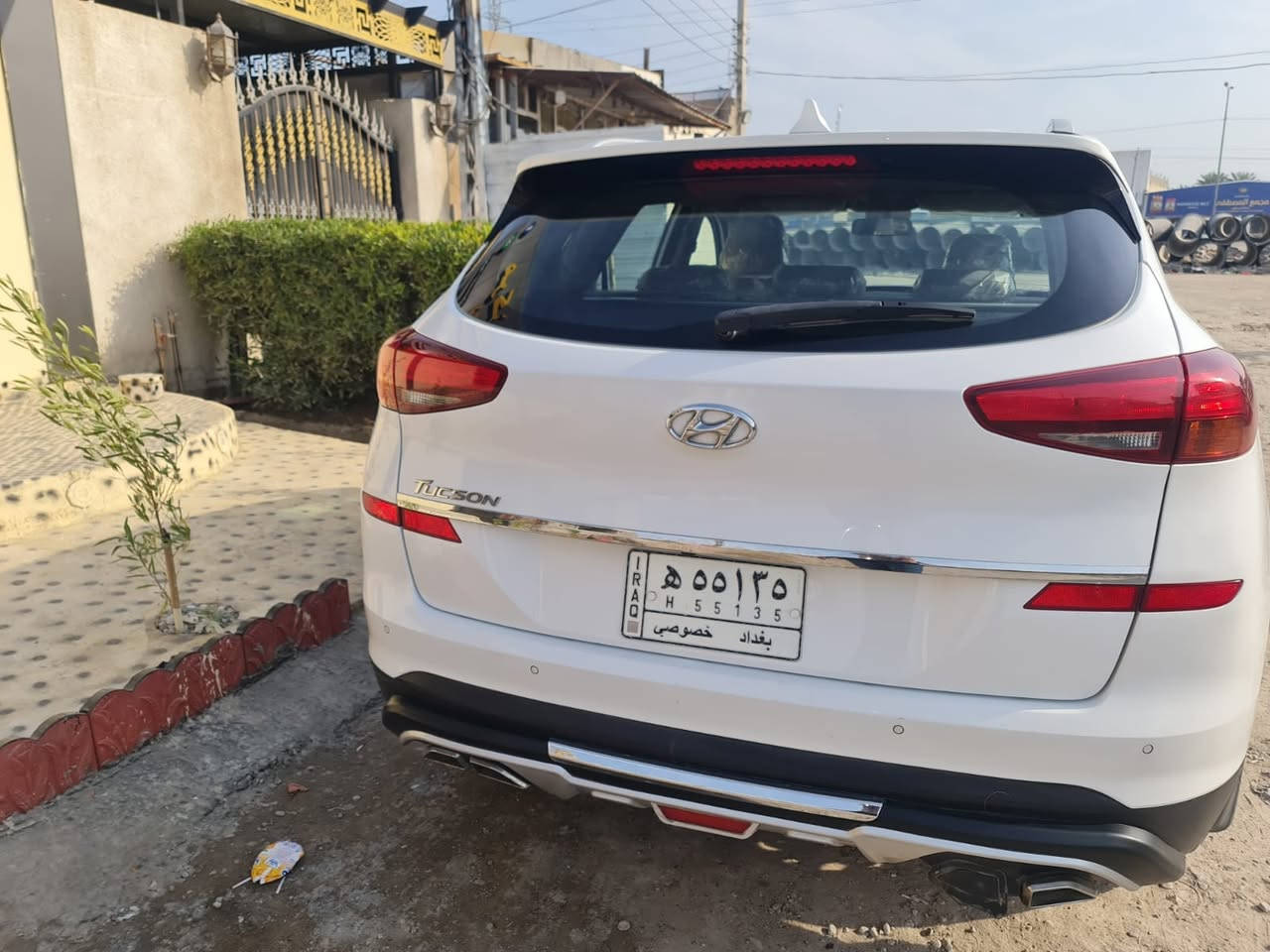 سلام عليكم
توسان للبيع 2019  خليجي كاصد فول مواصفات عده البنوراما

```مواصفات:```
حساسات

لد امامي 
لد نهاري
اشاير بل مري 
مري شفط 
اشاير ترحيب 
تغيير  مودات السياره 
حساسات الابواب عند الفتح  بصمه تشغيل + بصمه ابواب
شاشه 
كشن السايق كهربائي
تبريد قطعتين+ ثلاجه
الارضيه مغلفه جلد
تخم تاير جديد
السبير ما نازل
باتري جديد
كامره خلفيه
تحكم ستيرن جهتين
اريل مثلث نبكيشن 
ماشيه ٧٠ الف
رقم بغداد بسمي
عنوان بغداد ابو غريب
سنويه لحد ٢٠٢٩ شهر ٥
سعر 195$ وبيهه مجال شي قليل 
***********
