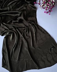 شال حرير • اسود • قرب مجمع طيبه