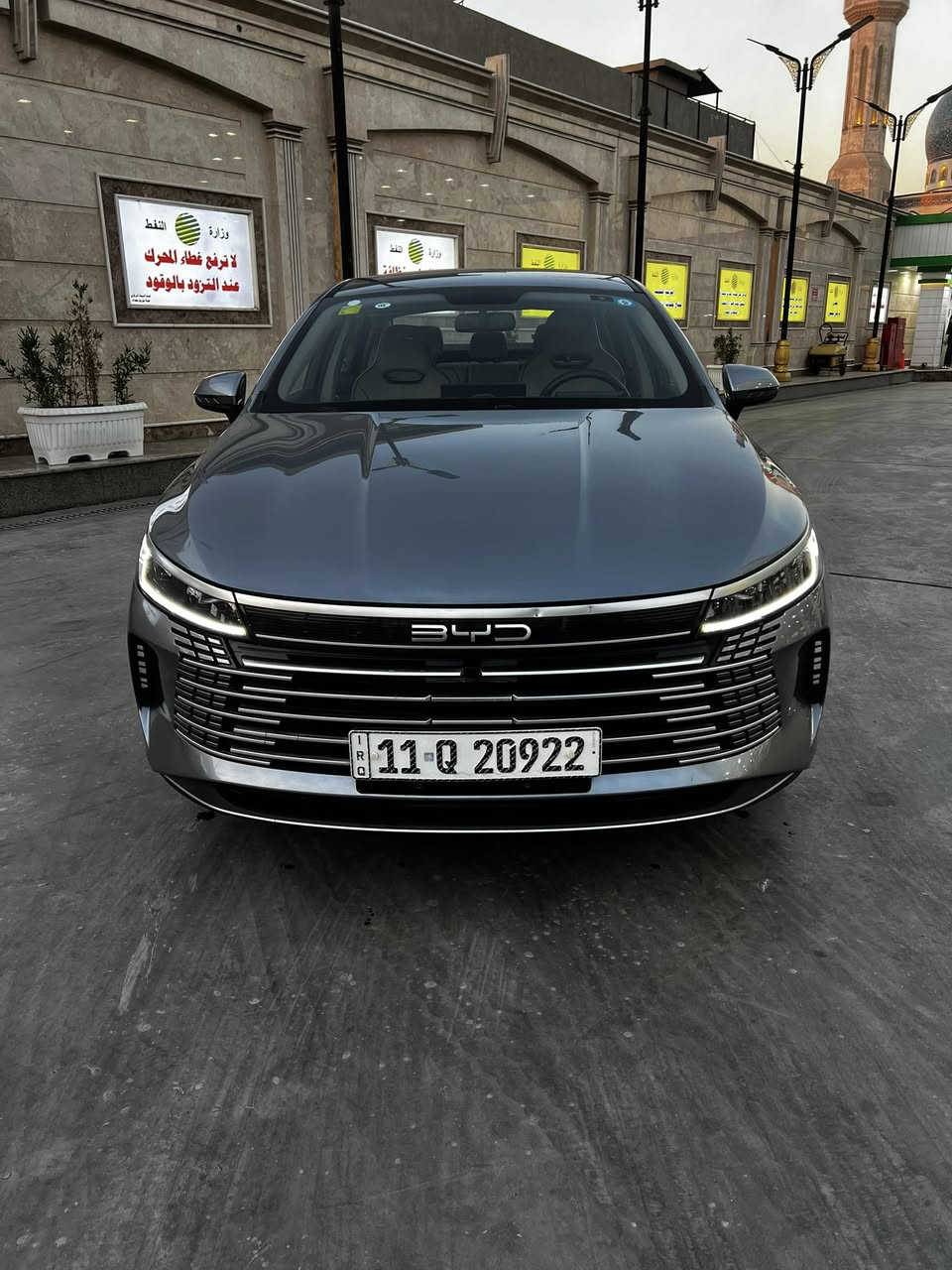 سلام عليكم دسترويل 25 ماشية 7000 عدي ضرف و اريد ابيعها شتسوه السياره لان ماعرف شنو سوكهن ني خذيتها 18 و 500 بدون رقم  قبل شهرين شتسوه حاليا وذا اكو مراوس سياره اقل منها هم عادي  وهاذه رقمي *********** ،
