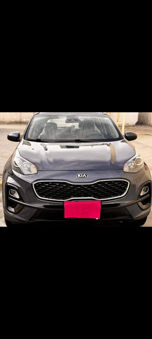 سلام عليكم سبورتج 2022 للبيع كلين بدون حادث ماشية من أمريكا 80 وهسه مشت عندي 83 سياره جديده ونضيفه سنويه بسمي سياره جاهزه ومانقصها شي سعر 175 مكاني بغداد حي اور ***********
