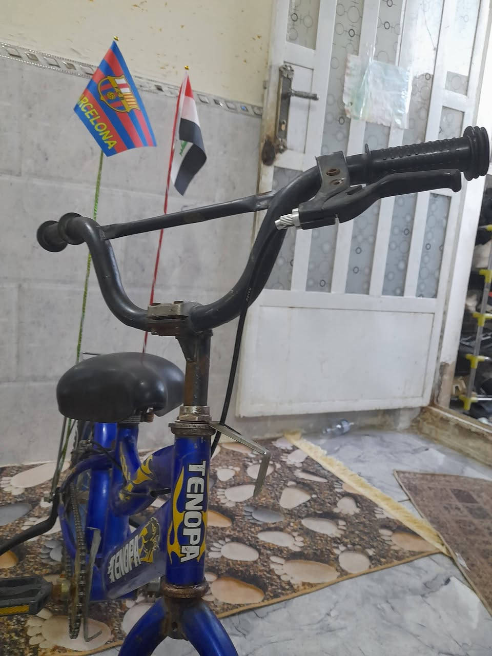 السلام عليكم
جم ١٦ للبيع شارع ابو سمير 
***********
