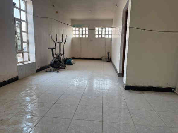 بسم الله الرحمن الرحيم
دارللبيع بتاميم 30تموز قرب عضومي  وقرب اسواق الشهداء المساحة 300ركن يحتوي على أربع غرف ثنين فوق وهول وستقبال ومطبخ وصالة وترك على داير البيت وحديقة منزلية السعر 185وبيه مجال للاستفسار اكثر ***********وتساب
