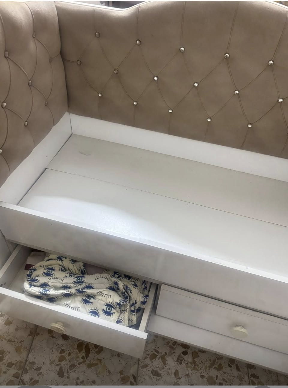 كاروك دوشمه قياس ١٦٠/٦٠ استخدام قليل شد نجار ينشال قطعه وحده مشتريته ب٢٠٠
اريده هوه والكرسي ١٢٥ قفل
نضافته ٩٠٪


**إذا كنت صاحب هذا الإعلان وتريد حذفه لأي سبب، رجاءا أرسل رسالة إلى الدعم الفني**