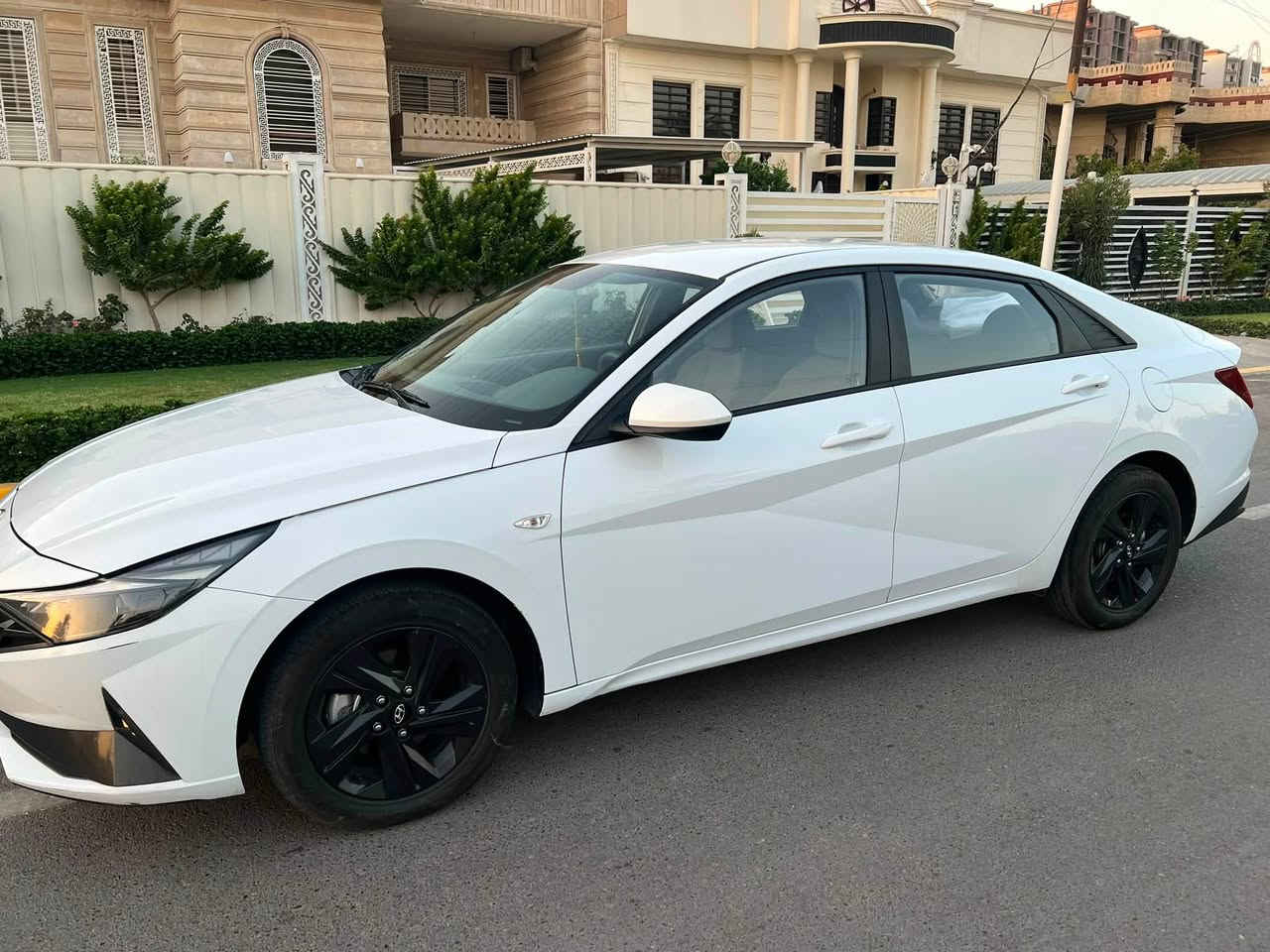 سلام عليكم عندي النترا 2021 خليجي بيه جاملغ امامي فقط صبغ وموضح بالفديو المواصفات تحكم ستيرن شاشه كاميرا حساس خلفي اشاير مكينه 1600 تبريد قطعتين رقم بغداد باسمي رايده 133 وبيه مجال رقمي *********** مكاني بغداد حي الجامعه
