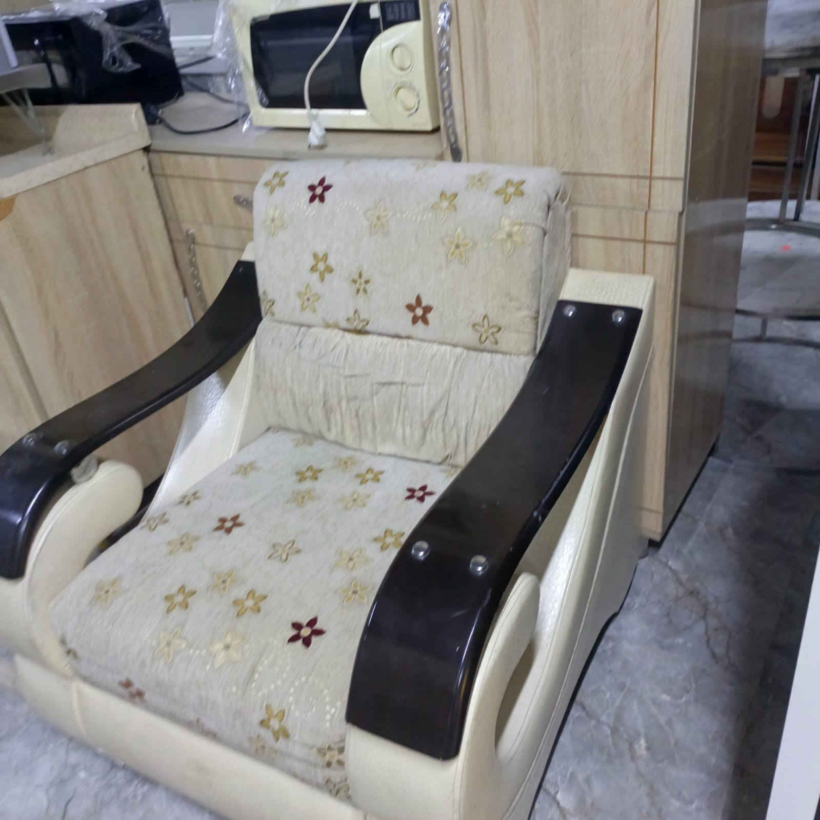 زبائنا الكرام
تم وصول بضاعه جديده بفضل الله
توفر عدنه تخم باكثر من موديل وديوان أيضا كاونترات اج دي اف والالمنيوم والعديد من الاجهزه المنزليه
كل هذا  بمجمع مظفر الزيدي أبو علي،،،، العنوان محاويل حي العسكري قرب المولد للاستفسار مراسلة الصفحة او الاتصال على الرقم ***********2
