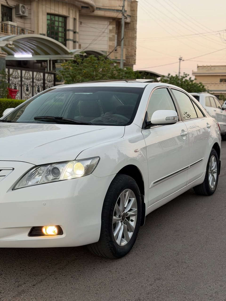كامري للبيع موديل 2009 خليجي رقم انبار مميز فووول مواصفات GLX
محرك جديد لامفتوح ولاتنقيص ولا تبخير 
حجم المحرك 2400 المرغوب 
كير جديد 
صدر السيارة ادامة كامل 
تبريد  قطعتين كله جديد ادامة كامل 
غرفة السيارة جديده حتى الأرضيات لبلاديات موجوده بيه 
داخل صاج تحكمات ستيرن
كشن سائق كهرباء 
برده خلفيه 
كامرة خلفيه
حساسات امامية خلفية
سيارة فتحه اشاير بالمري 
هواي بعد بيه مواصفات 
ملاحظة السيارة مكفولة كفالة عامة عدا صبغ حك شبر بالتكمه مالت الباب مأشرلك علية باللون الاحمر داخل الصور 
السعر 118$ وبيه مجال بسيط 
العنوان مدينة الفلوجة 
***********
***********
