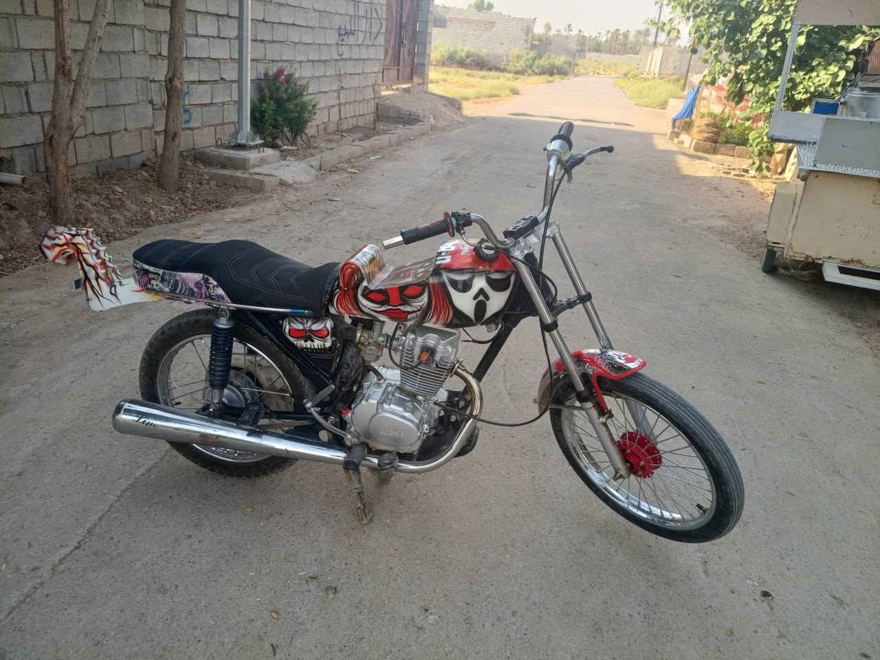السلام عليكم دراجه نامه شلامجه حربي السعر 600وبيه مجال ***********
