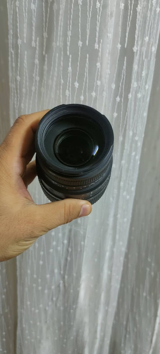 عدسه كانون 75 -300
النظافه 98%
السعر 125الف مكاني سماوة ويوجد توصيل 
***********

