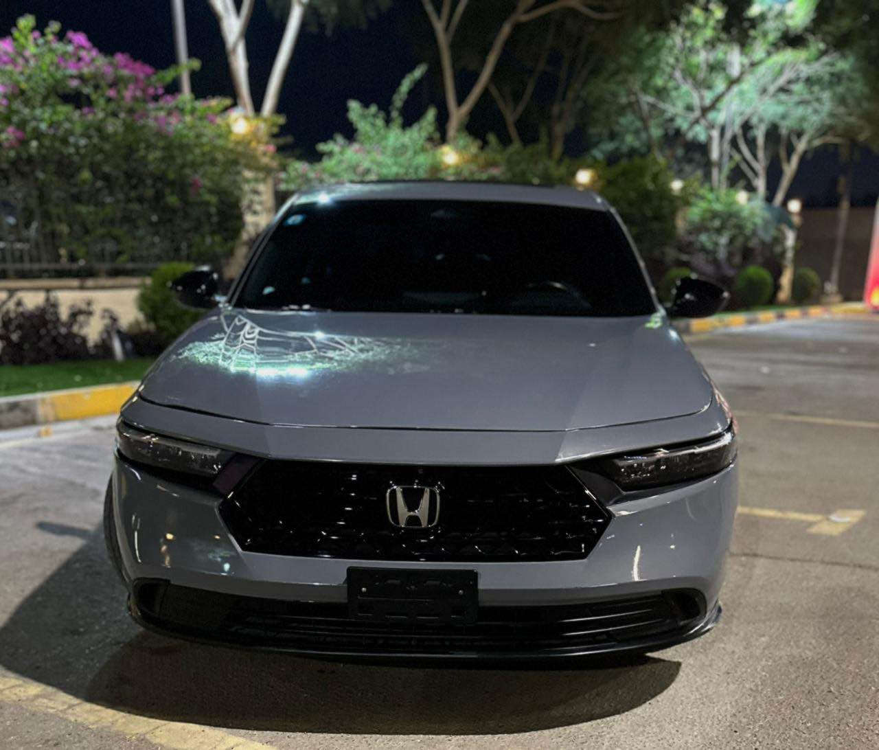 السلام عليكم هوندا اكورد 2023 هايبرد سبورت فول فتحه مرقمه بغداد صبغ جاملغ فقط سياره جديده ب معنى الكلمه لون مميز اسمنتي السعر 188 وبيها مجال بسيط حك الجيه 
مكاني بغداد 
للاستفسار
*********** 
متواجد واتساب بغداد, العراق
