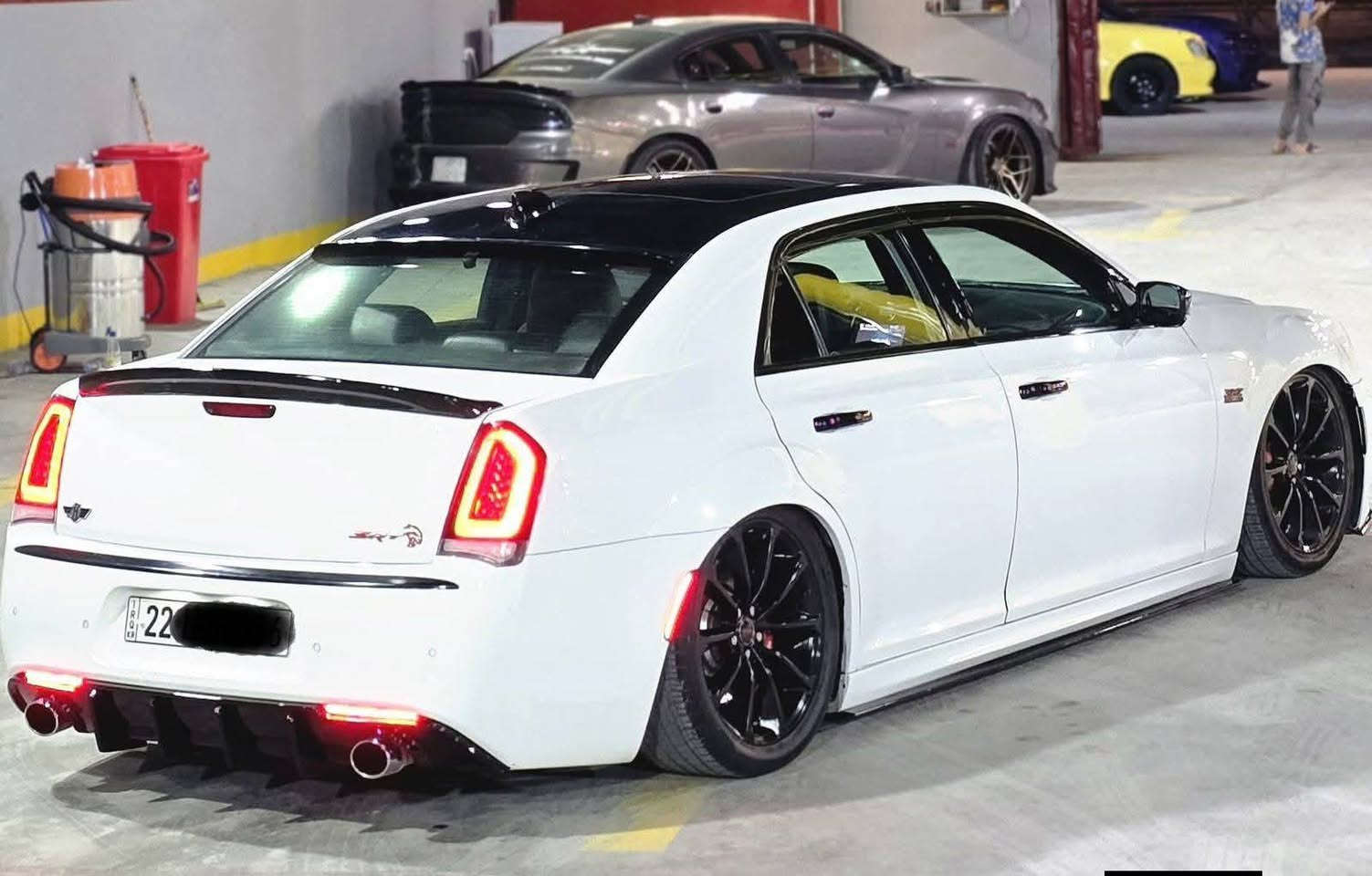 اوباما 5700 فول 300S 

وارد امريكي حادث فقط باب خلفي بدون ايرباك  
دعاميات اس ار تي بلادي صبغ ربع بالدعاميه اثر شخوط 
صور الحادث والسونار مرفقة بالمنشور 

رقم اربيل الجديد  وهزه جديدة
وتحويل ثاني يوم 

المواصفات :
* پانوراما . 
* نقطة عمياء . 
* حساسات امامية .
* مصابيح امامية زنون ديناميكي متحركه
* ويل قياس 20 SRT بلاد 
* حساسات خلفية+ بردة خلفية
* شاشه كبيرة مع نظام ملاحة نفكيشن 
* سستم صوت الپاين مع سماعات 
* ستيرن كهربائي + تدفئة
* مقاعد أمامية كهربائية +خزن ميمور 
* مقاعد أمامية تدفئة + تبريد 
* مقاعد خلفي تدفئة.
* تدفئة وتبريد كلاصات 
* كاميرا خلفية دواره 
* مرايا متحسسة للاضاءة العالية .
* كير شفتر بالستيرن . 
* رادار جانبي وخلفي 

* ⁠السياره عليها اضافات 
* ⁠فجوج برمبو ٤ بستم اصلي SRT
* ⁠فلنجات اصلي SRT
* ⁠ويل اصلي SRT
* ⁠بلكات ريسنك ولف حماوة ريسنك
* ⁠شوتة AFE مغلقة
* ⁠عليها جهاز كومندر و اويل كاج كان 
* ⁠شادلها كامره داش كام امامي خلفي
* ⁠كفرات مكينة 6400 هيمي  
* ⁠تحديث SRT كامل من دوسات 
* ⁠ودعاميات ولدات ومفرات سيارة
* برمجة مصطفى ايگل 
* دبات كورسا
* ⁠ كامله من كلشي مسويله ادامة كامله
*ملاحظة الجگات شايلهن وشادلها صدر كامل 
srt
*********** بغداد, العراق
