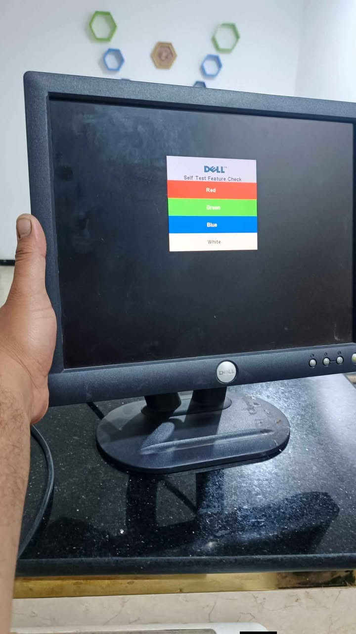 شاشه حاسبه دل  ١٤ انج اعتقد باله انكليزية بيهه فقط منفذ VGA و بيهه دكمه البور تشكل بالكفاخات تشتغل بدون اي ملحقات فقط الشاشه. دهل اوران, واسط


**إذا كنت صاحب هذا الإعلان وتريد حذفه لأي سبب، رجاءا أرسل رسالة إلى الدعم الفني**