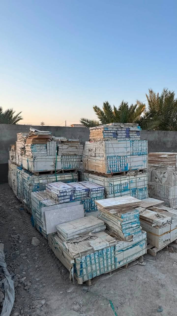 السلام عليكم 
متوفر لدينا سيراميك هندي فضلات (فقط جداري)
البصرة_قضاء المدينة
للتواصل ***********
