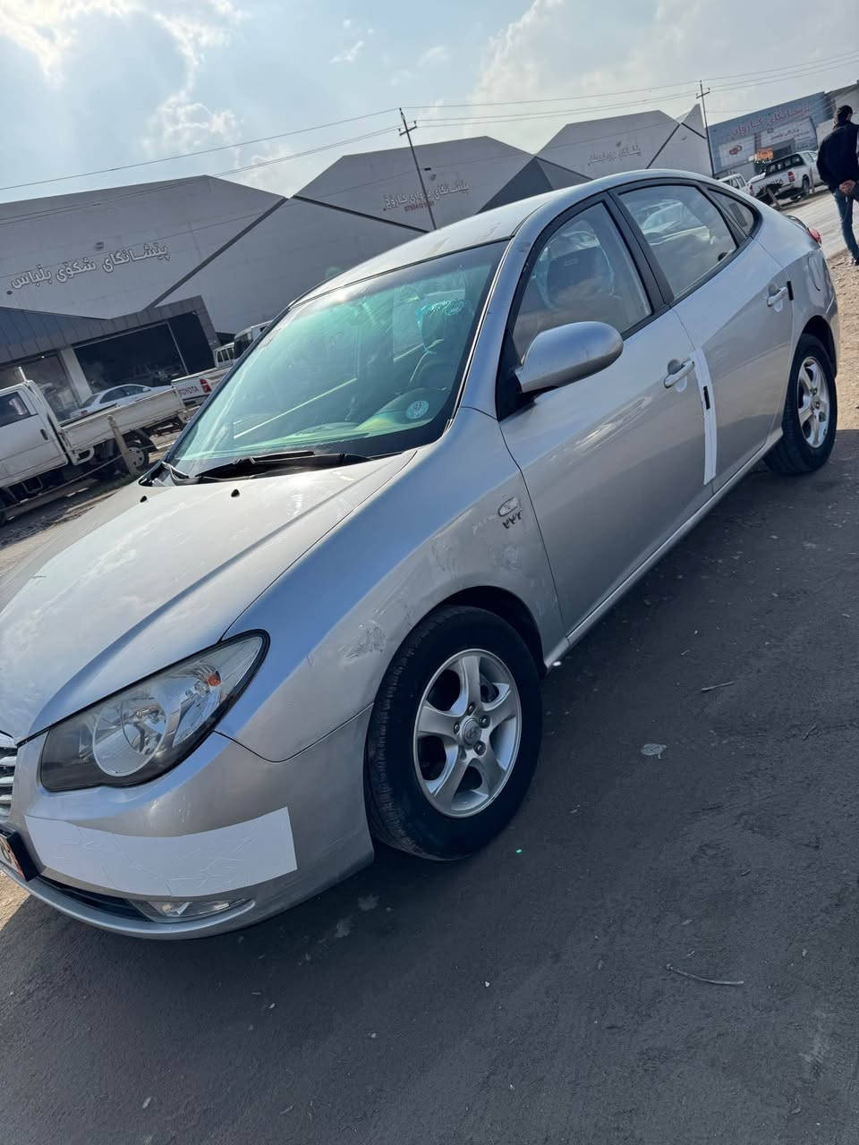 هۆندا ئاڤانتی ٢٠٠٩ ئیکۆ لایت رەش لێزەری 
زۆر خاوێن سەقف و خایس و دەعم بە شەرتە
گێر و مەکینە و تەبرید بەشەرتە
کامل مەسرەف ماڵی دۆست
شوێن چوارقورنە
نرخی ٤٩ گەڵاو کەمێک مەجال
*********** رانية, السليمانية
