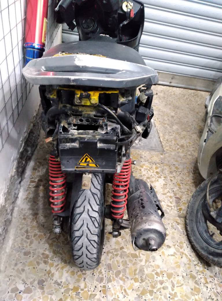 ثعلب للبيع بيه مكينه رياضيه مكاني بغداد الحريه ***********
