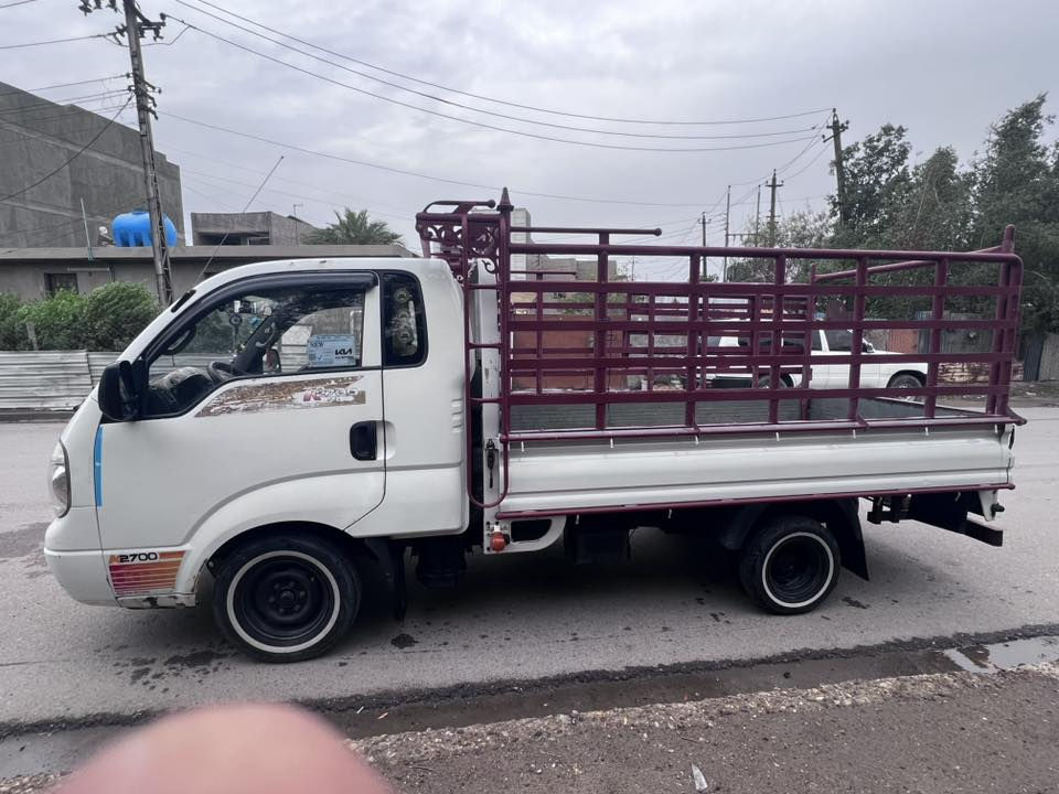 كيا حمل للبيع موديل 2012 
رقم واسط مكان بغداد 
كير ومحرك مكفولات شاصي 
***********
