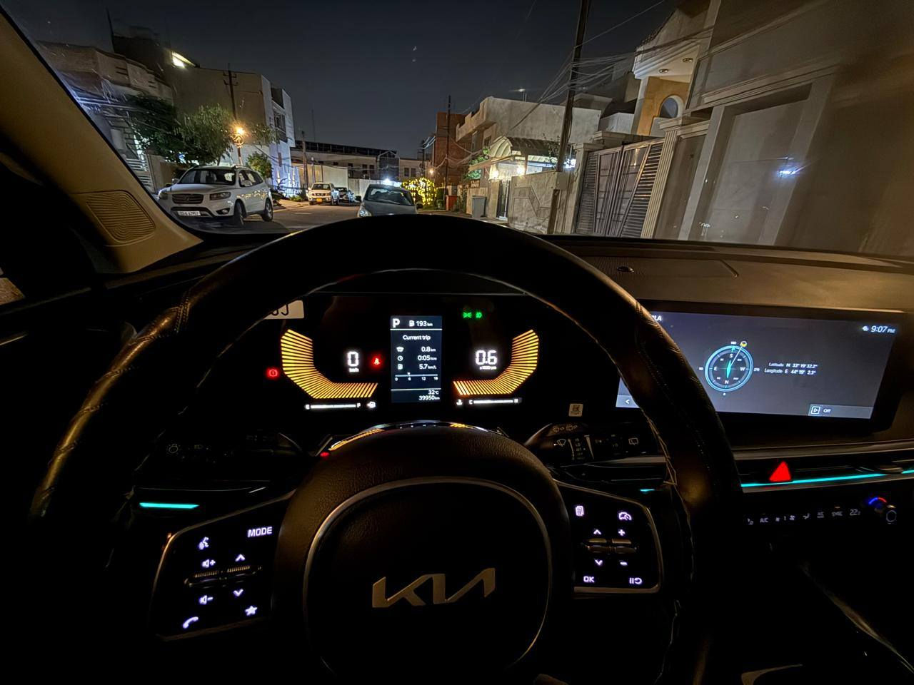 سورنتو 2024 خليجي ضمان دوليه
السلام عليكم للبيع فقط بدون مراوس كيا سورنتو موديل٢٠٢٤  ضمان الدولية  قماره حديد حساس امامي خلفي صندوق كهرباء وكرسي السائق كهرباء وحجم الاطار ١٩ رقم بغداد تحويل مباشر سياره ٧ راكب ٤سلندر ٣قطع تبريد ماشيه ٣٩ الف قابلة للزيادة سياره كفاله عامه بإستثناء بارد ٣ اصابع في الصندوق بدون صبغ

العنوان / بغداد - الكرخ

السعر / 258 ورقه وبيهه مجال بسيط

للاستفسار / ***********
