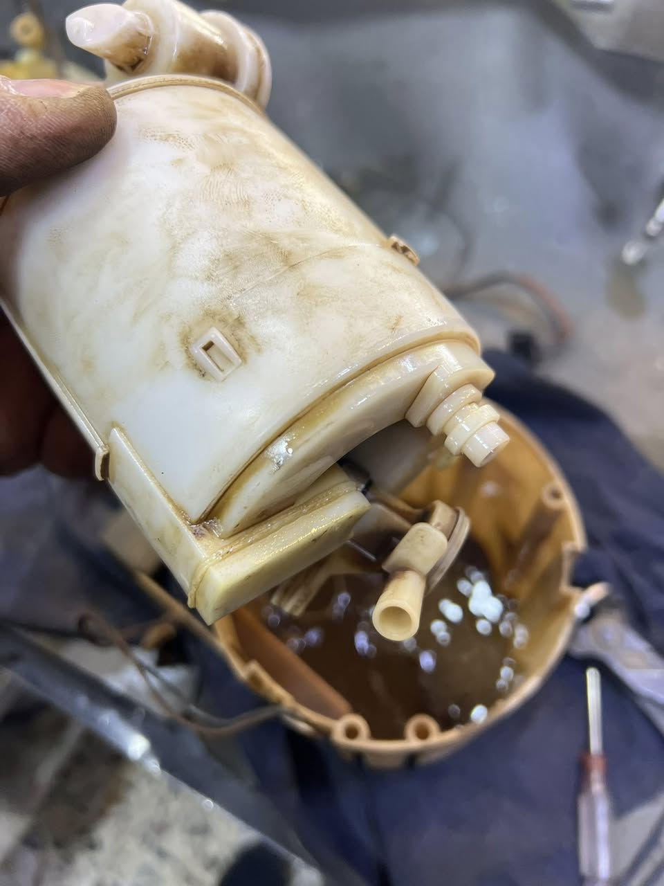 السلام عليكم 🙋‍♂️
عمل صيانه عامه لمنضومة البانزين ⛽

ورشة مصطفى البديري 

عالم الفيت بم ***********📞

فتح وتنضيف الثلاجه 🎑

تنضيف النوزلات بلجهاز 🗜

فحص البلكات وتبديلهن ⚡

فحص المجاول 💢

تنضيف الجويتر وبرمجته بلجهاز ☑️

فتح قاعده الفيت بم وتبديل الفلاتر 🏮

فحص وتشخيص الاعطال بلجهاز 📠

العنوان 🔖

بغداد الشعله الشارع العام قرب محلات الزركاني🌴 او كماليات ياسين. ♓  @الجميع
