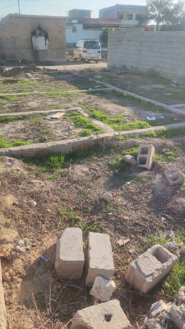 بتلو مساحه 175متر  بحي المهدي فرع ال10 على اليمنه بدايه الفرع السعر 8مليون للتصال ‏‏‪***********‬‏
