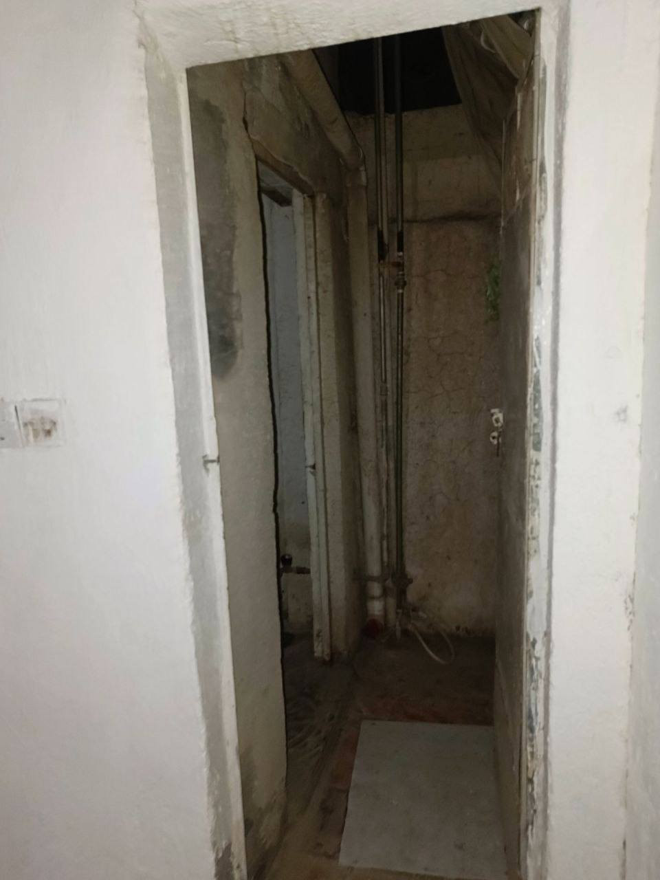 السلام عليكم بيت للبيع او للايجار مساحه 65متر العنوان الشعب ديوان شارع قرب شارع المدارس مقابيل مدرسه المجد للبنات رقم الهاتف ***********رقم واتساب ***********
