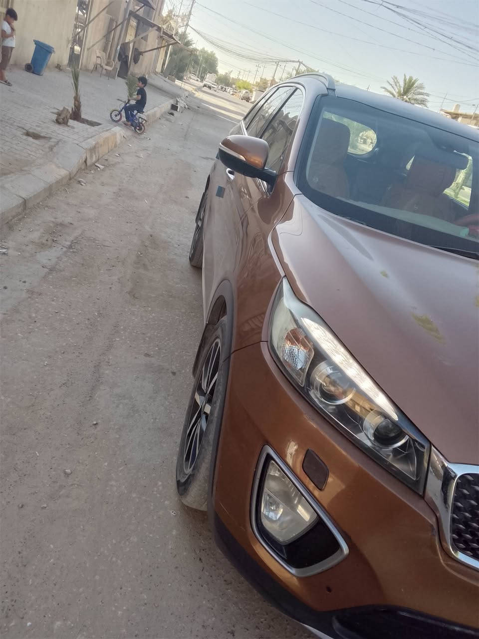 موديل ١٥  الشكل الجديد
الرقم بعداد بيه موصفات 

تحكم استيرن ثلاث انضمه قياده كشن كهرباء 

ثلاث قطع تبريد 

سبعه راكب

المحرك سته 

السياره بيه بنيد ضبع رش اثر جراد وعندي الفديو مال صبغ البنيد 

والقماره بيه فابلون اسود جارده فقط سعرها 165 وبيها مجال قليل *********** مامتواجد ع فيس *********** مكان السياره كربلاء

