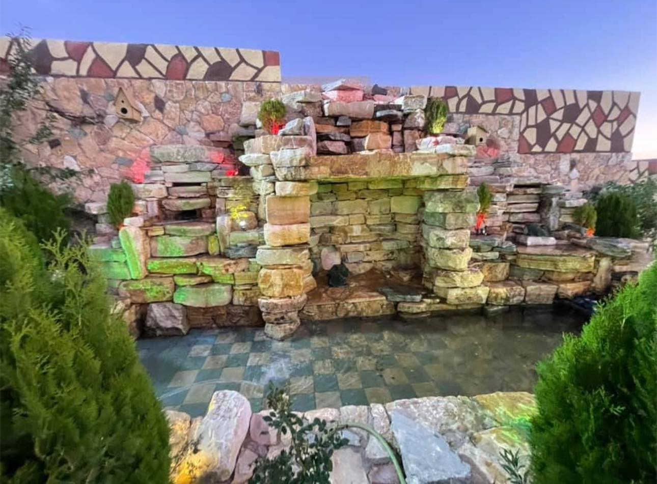 🏡 مەزرەعە بۆ فرۆشتن 🛣️ لەکۆرێ نزیک جووت سایدی تونیل🏛️ نموونەیە لە جوانی 
 
🏡 رووبەری 2000+ مەتر 
🔹 ئاو  تایبەت بە خۆی هەیە 24 کاتژمێر
کارەبا هەیە 
مسبح تیدایە
🏡 مەزرەعەکە پێكهاتووە لە:
🛏️ 2 ژووری نوستنی
🍽️ مەتبەخ
🛋️ هـــــۆڵ
🥩 شوێنی برژاندن
🌳 حەدیقە
‏
‏☎️ :*********** WhatsApp + Viber + Call

                      🔹🔸🌳🏡🌴🔸🔹
