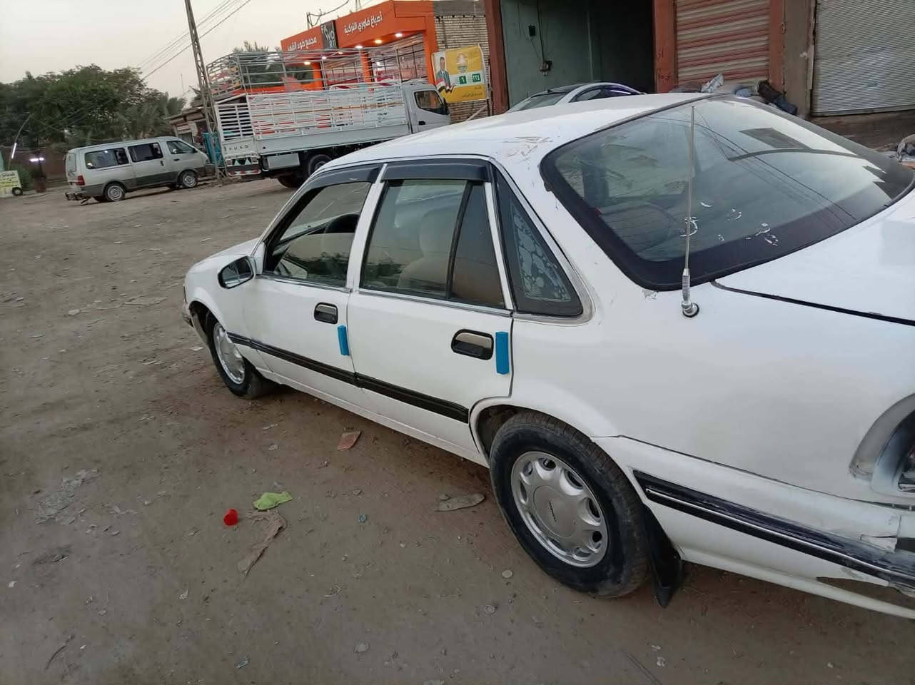 دايو برنس/95 لون ابيض رقم نجف اصوليه صاحبها بلقاسم يداور رأسا نظافه حداديه وسط سعر/15سنويتها منتهيه شهر 4 / 2020 تواصل ***********
