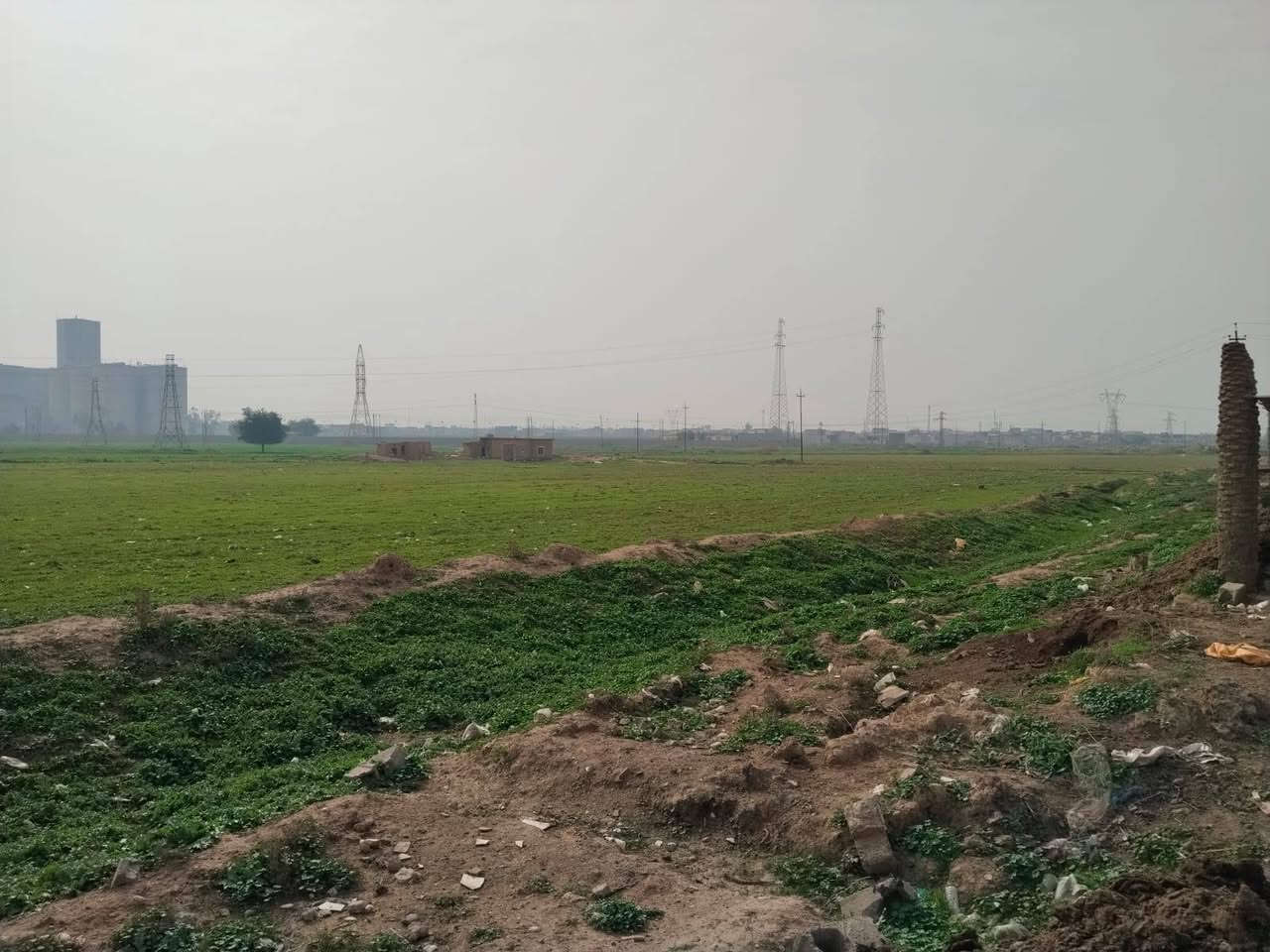 اعلان رقم (802)
قطع اراضي زراعي للبيع 
مساحات/200م واجه 10م 
العنوان/خلف سايلو 
الاسعار/22 مليون 
---------------------
للاستفسار اكثر مراجعة مكتب محمد الواقع في فلكة راس فرع جامع الامام علي او اتصال بالارقام التالي 
***********
***********
نستقبل كافة عروضاتكم سكنية وتجارية في كافة المناطق طوز و كركوك...
