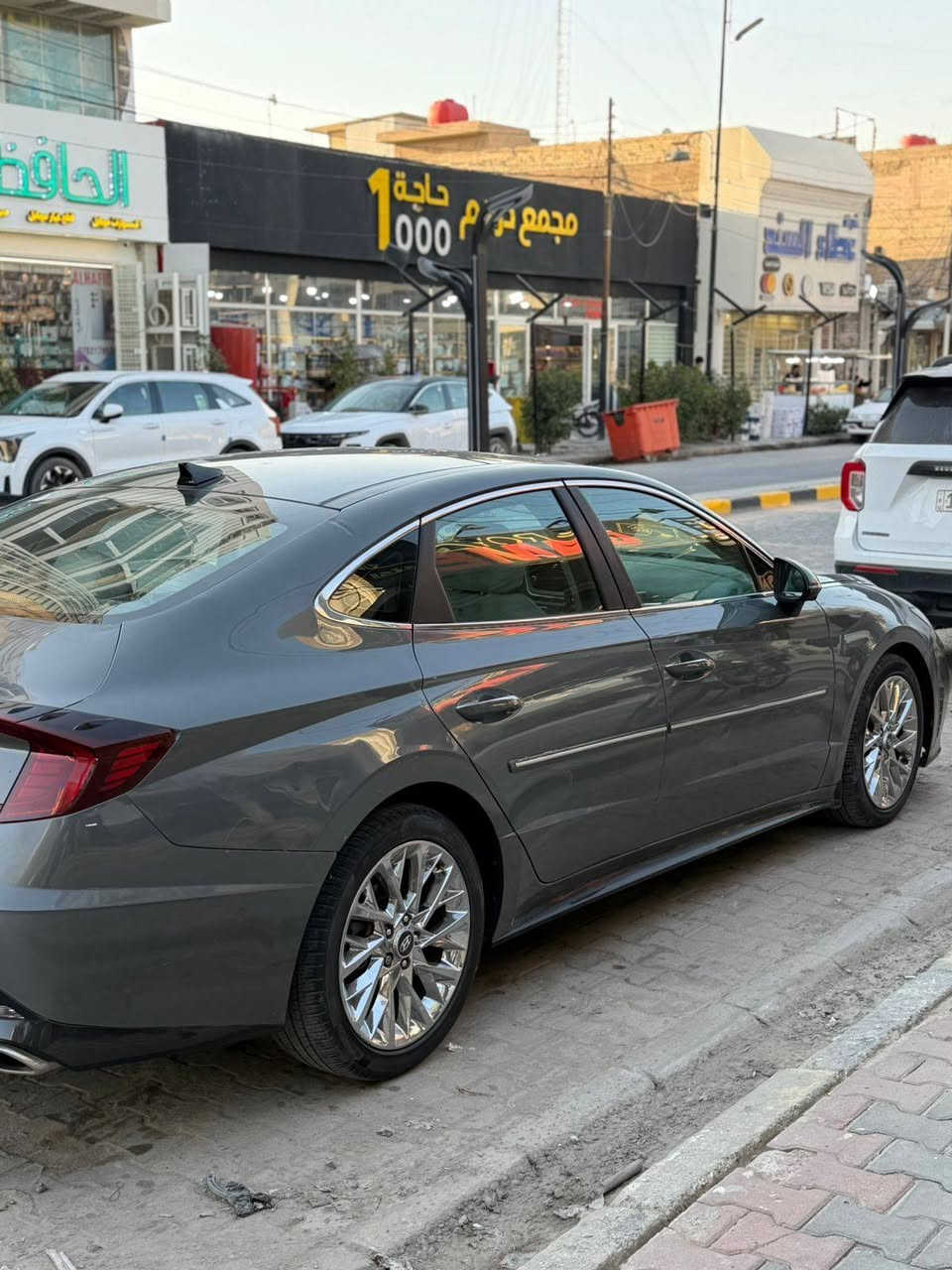 ***********
 سوناته مديل 23 لمتد فووول للأخير 
السياره بيها صبغات بدون داخل وبدون اي حادث قوي مجرد صبغات بسيطه ماشيه 24 ميل محرك كير حداديه ع وضع الشركه
السعر 135 ماكو سياره بهيج سعر النجف, العراق
