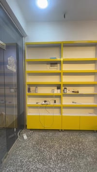 ديكور مستخدم نظيف جدا للبيع للتواصل اتصال او مراسله 07744411016