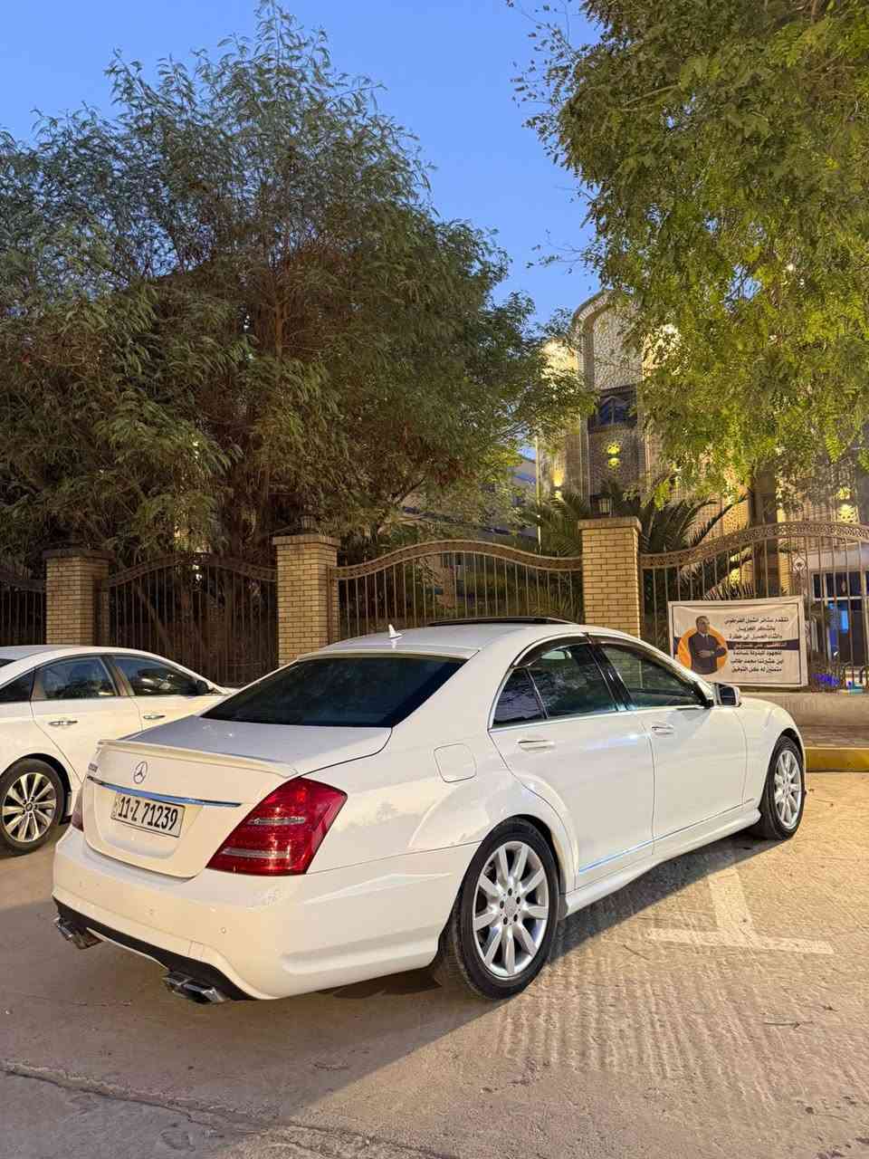 للبيع ٢٠٠٥ s350 
المكان بغداد حي الخضراء 
***********
