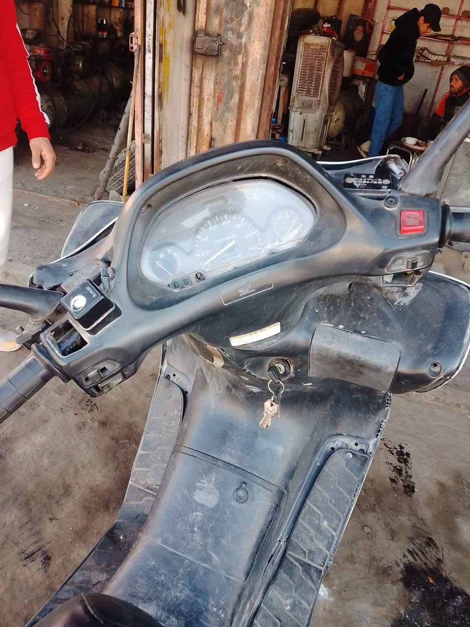 سلام عليكم 
فورسايد مكينه مكفوله دراجه شلعتهه ومعدل حلوه بيهه فيت بم عطلان دراجه جاهزه كبل للشارع بس طفت فحصهه الفيتر فيت بم كال عطلان ابيعهه عل وضعهه رايدهه ب٢٥٠ وبيهه مجال مكان مدينه الصدر
مكلف بل نشر وهذه رقم راعيهه ***********
