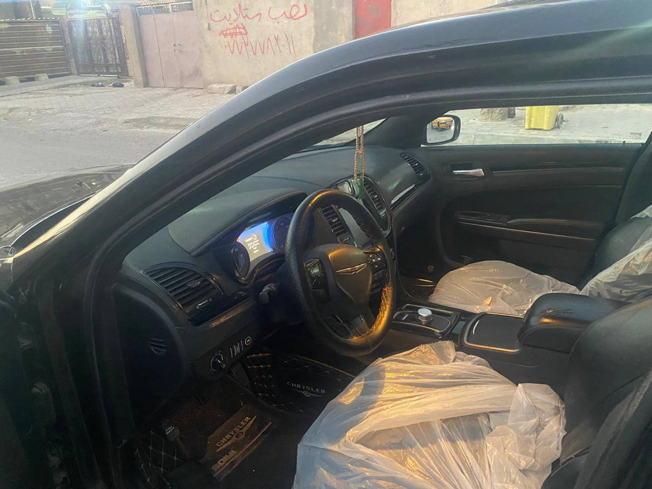 سلام عليكم من رخصه الادمن مكلف بنشر الشراي يتصل،،،، أوباما ٢٠١٧ اصل سياره فول الفول حادثها مدكر الخلفي والباب وره سايق وربع من القماره من امريكه سياره مكفوله من الغود أو الكص او ايرباكات كلهن سيلمات 
جاهز من كلشي المواصفات فتحتين بنرامه شفتات ستيرن كشن حضن نقطه عمياء حساسات امامي وخلفي مكينه ٣٦٠٠  مكينه نظيفه تخم تاير سياره مصبوغه صبغ عام الجماليه اثر جراد 
او هاذ رقم راعيها ***********
السعر ١٥٨ وبيها مجال قليل للشراي بيع مستعجل
خوان انا مكلف بنشر هاذ رقم راعيها بي واتساب
