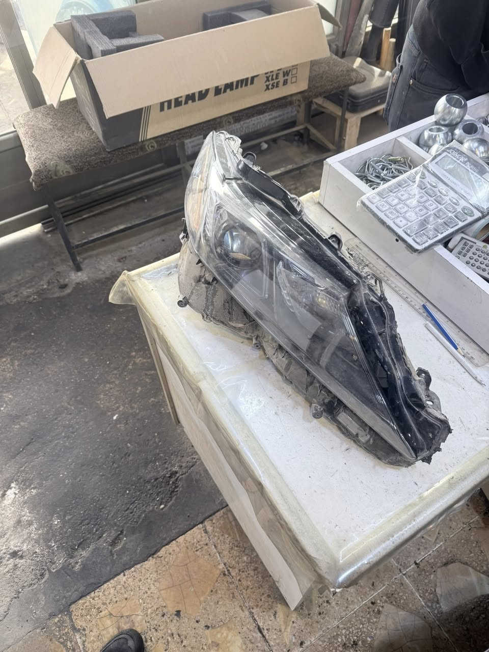 سلام عليكم 
لايت كامري ٢٠٢٤ SE طرف السكن 
بلادي فقط القاعدة مكسورة 
الجامة والعدسة جدد ما بيهن اي عيب
واتساب ***********
مكان كركوك
ويجد توصيل جميع محافظات العراق
