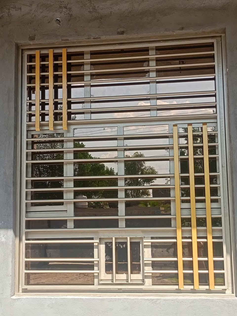 معمل وحدات السيف ابو حمره لاعمال البيبان والشبابيك والسقائف الكيسبان والساندويتش متر بيبان شبابيك 50 الايميل عمل الساندويتش ضد الحريق 35 وعمل سقايف الكيس بان 28 الحجز والاستفسار عنواننا بغداد الامين الثانيه سكينه شارع المكاتب الاتصال على الارقام ***********
