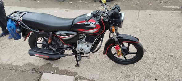 دراجه بوكسر للبيع موديل 23 مرقمه بأسمي رقم انكليزي تحويل ثاني يوم بيه نقوصات شويه مكينه خير من الله ما وصله اله سبانه وفوك كل هاذا تجي و تشوفه بعينك سعرها  2300 وبيه مجال ما عدا نقوصاتها العنوان ديالى بعقوبة للاستفسار على الرقم 
***********
